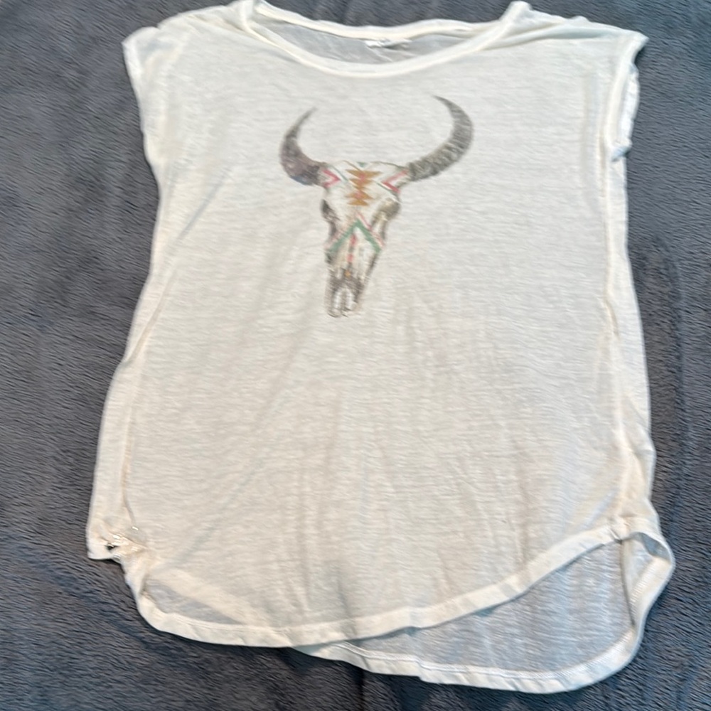 Maurices Cream Bull Skull Graphic Tee